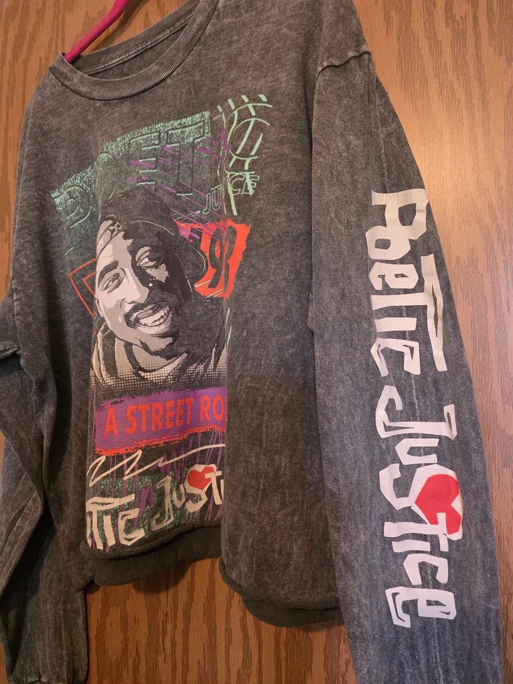 Vintage-Inspired Gray Graphic Long Sleeve Tee with Color Pop